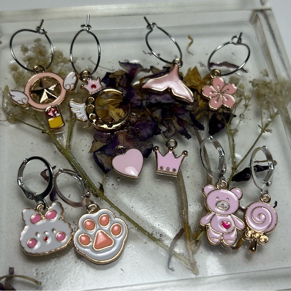 Kawaii Mismatched Earrings (red/pink) - Picture 6 of 6